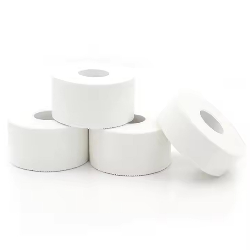 Witte sporttape met platte rand voor bescherming vóór de training