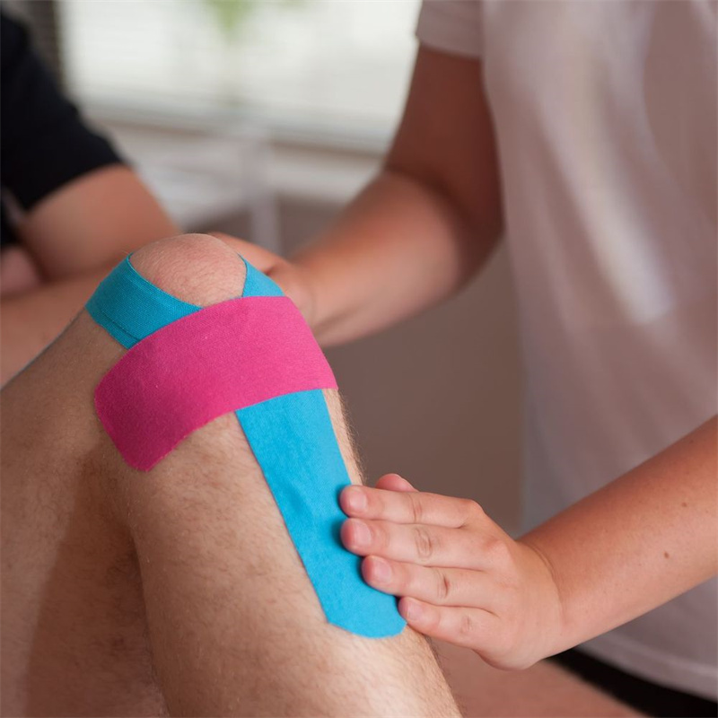 Premium kinesiologietape voor sportondersteuning, spierherstel en gewrichtsstabiliteit | Latexvrij, waterbestendig, rol van 5 cm x 5 m Premium kinesiologietape voor sportondersteuning, spierherstel en gewrichtsstabiliteit | Latexvrij, waterbestendig, rol van 5 cm x 5 m
